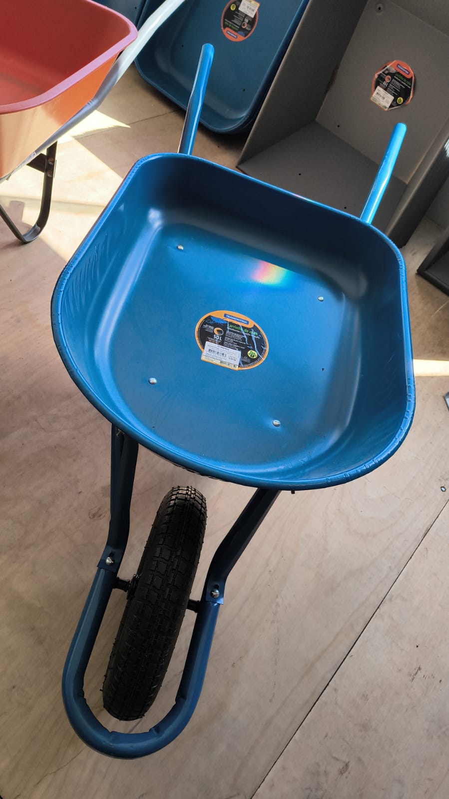 Carrinho de Mão Plástico 65L